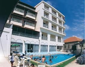 Отель Le Crillon Броумана Экстерьер фото