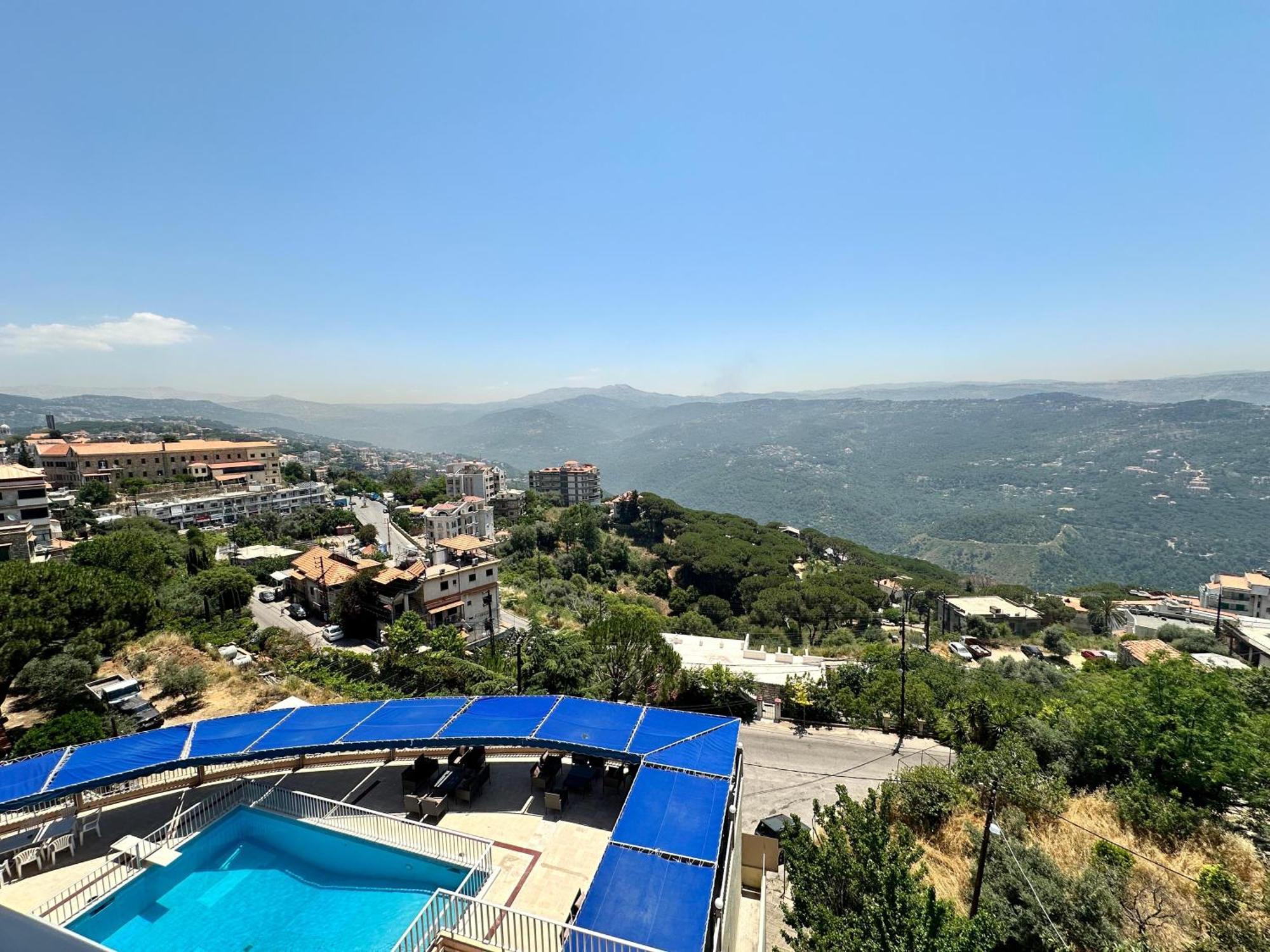 Отель Le Crillon Броумана Экстерьер фото
