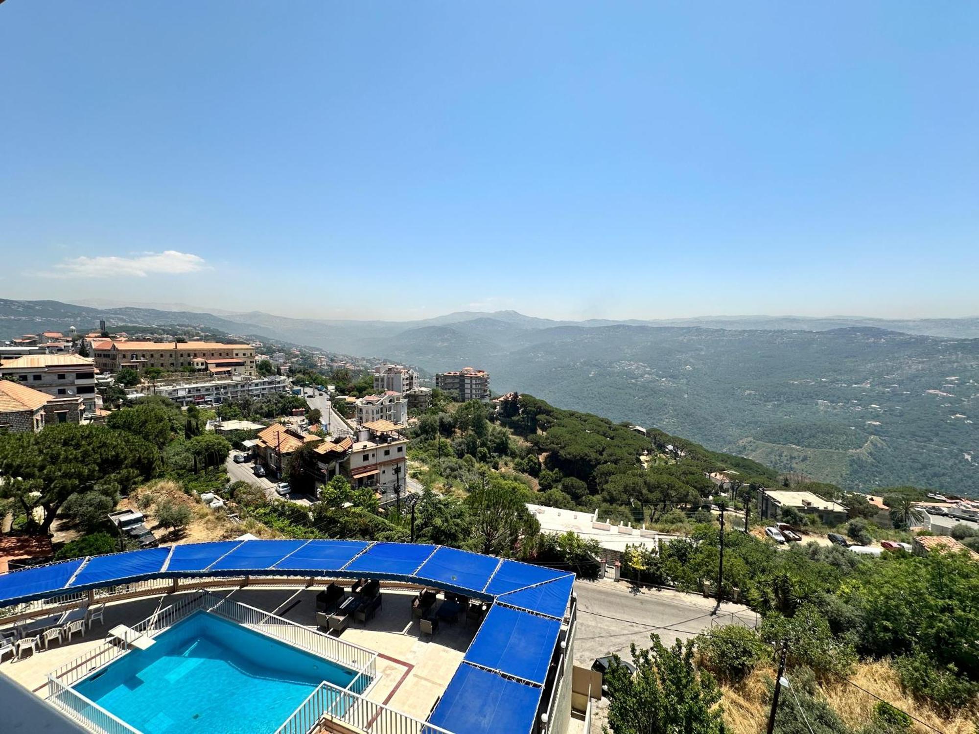 Отель Le Crillon Броумана Экстерьер фото